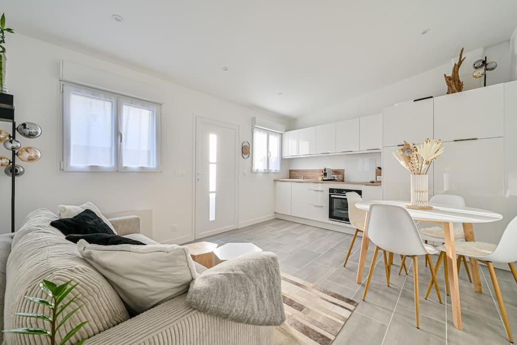 La Parenthese Apartment Claye-Souilly Ngoại thất bức ảnh